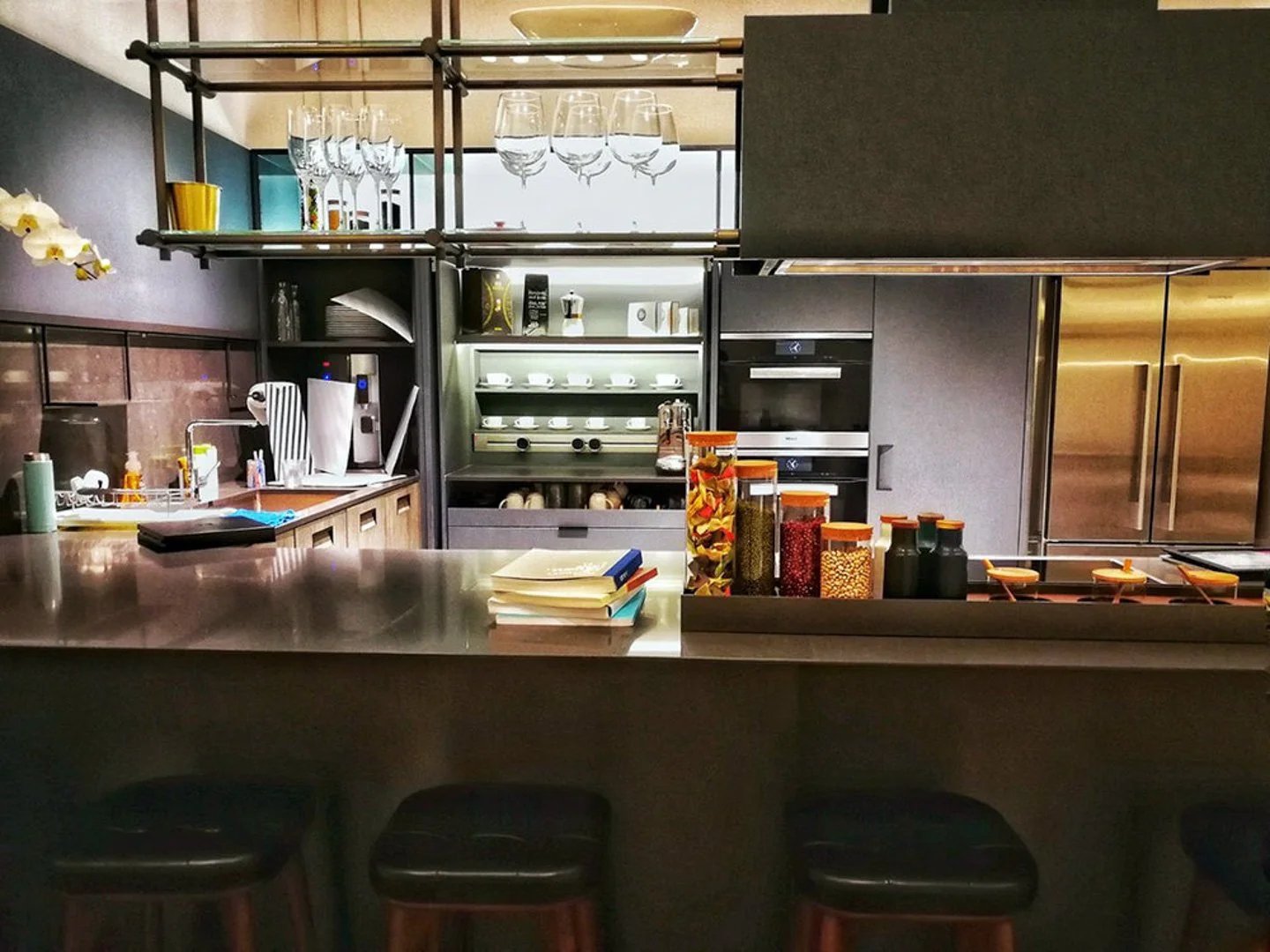 Line8 Model SL track in Black Hairline above a kitchen island