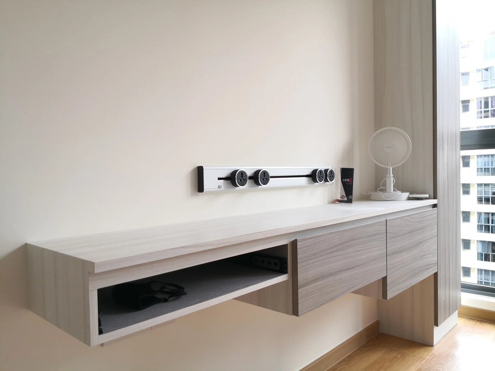 Line8 Model SL track in Silver Hairline mounted on a study desk