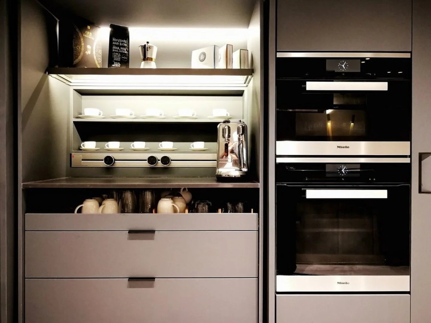 Line8 Model SL track in Black Hairline above a coffee station in the kitchen