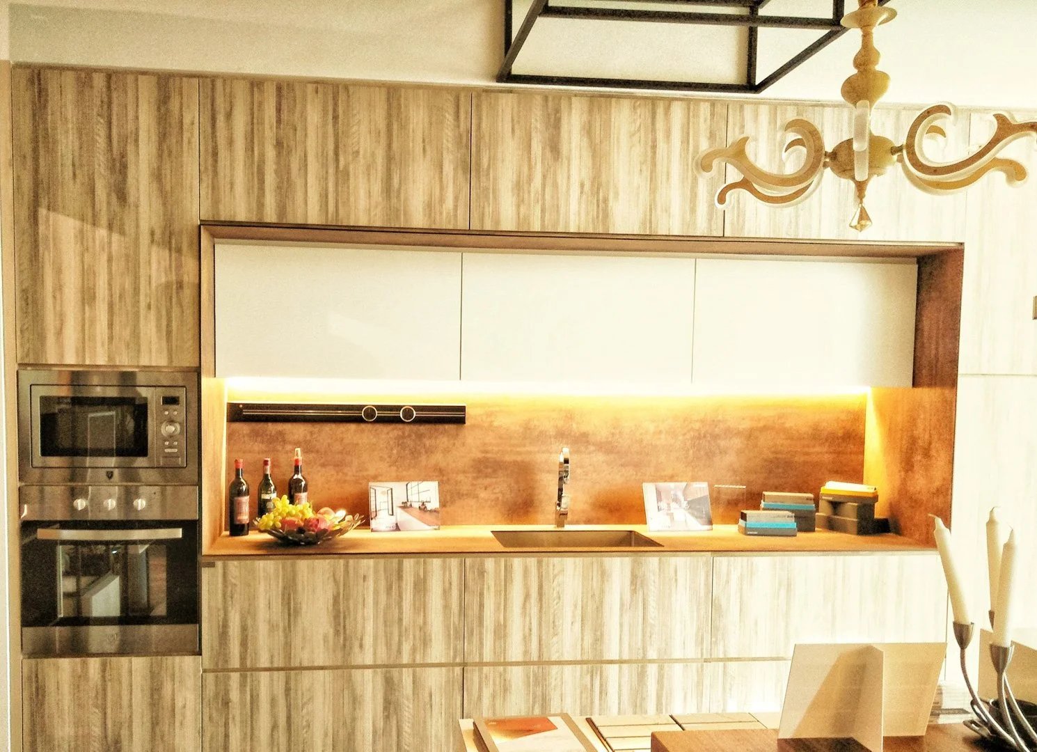 Line8 Model SL track in Black Hairline above the kitchen sink area