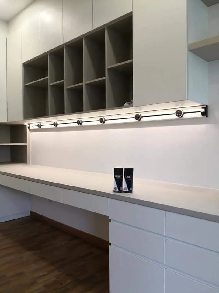Line8 Model SL track in Silver Hairline above a study desk