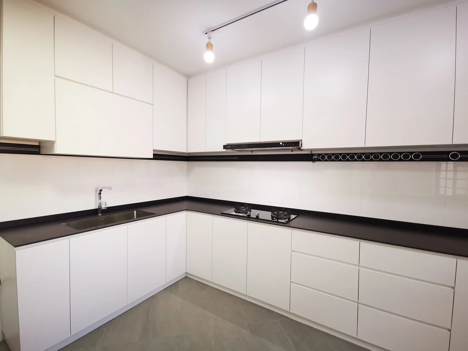 Line8 Model SL track in Black Hairline above the kitchen sink