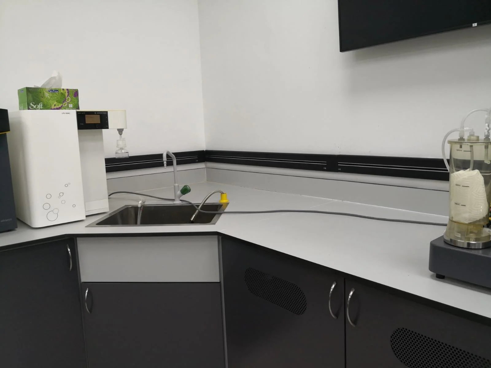 Line8 Model SL track in Black Hairline above a laboratory sink