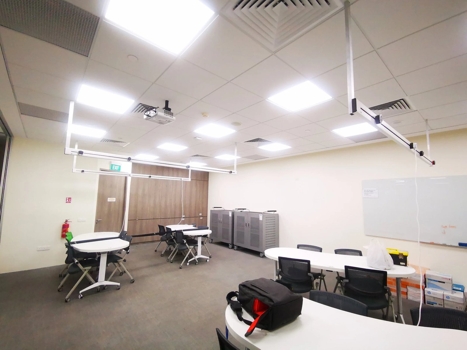 Line8 Model SL track in Black Hairline above a laboratory workspace