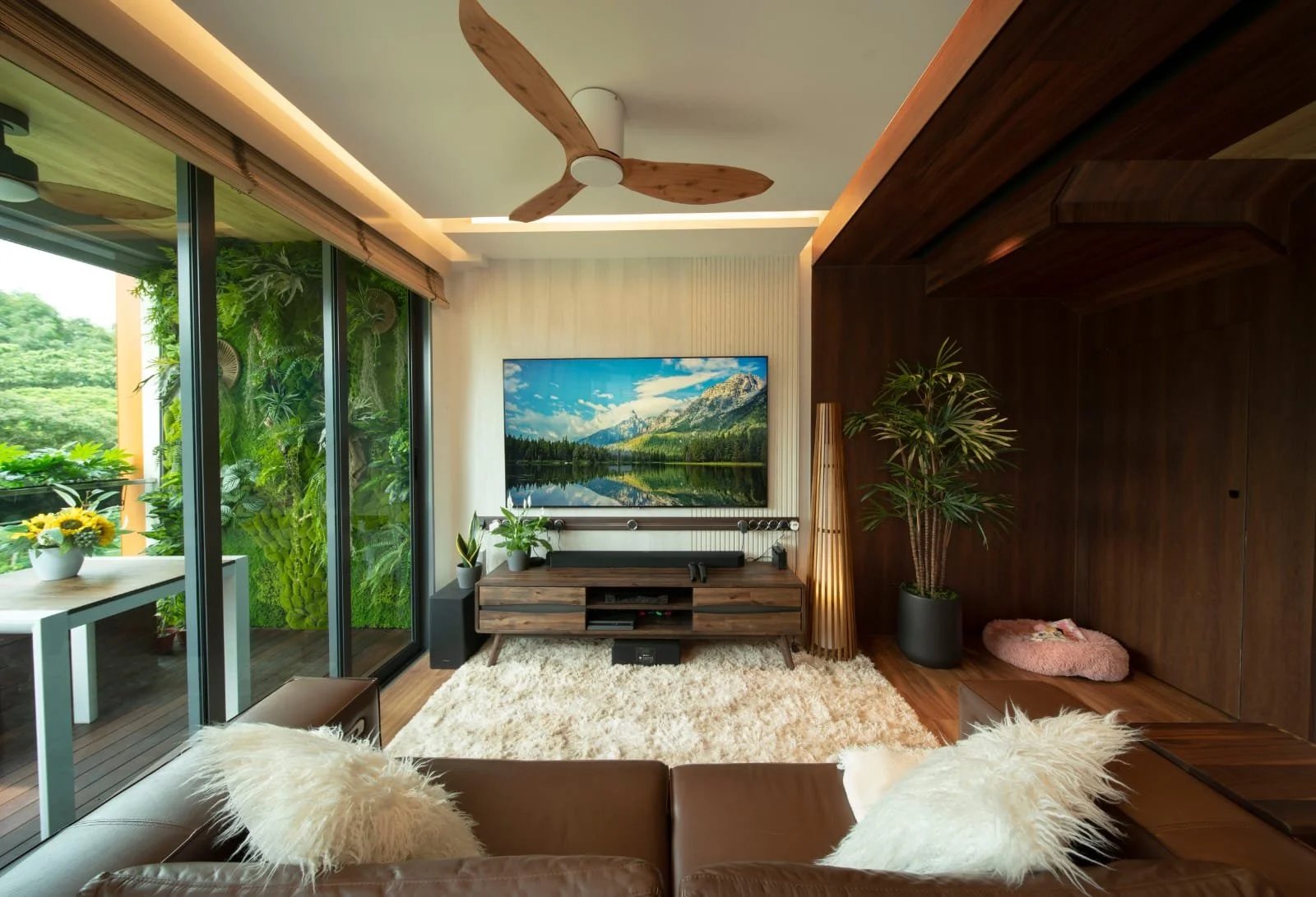 Line8 Model SL track in Black Hairline above a living room sofa