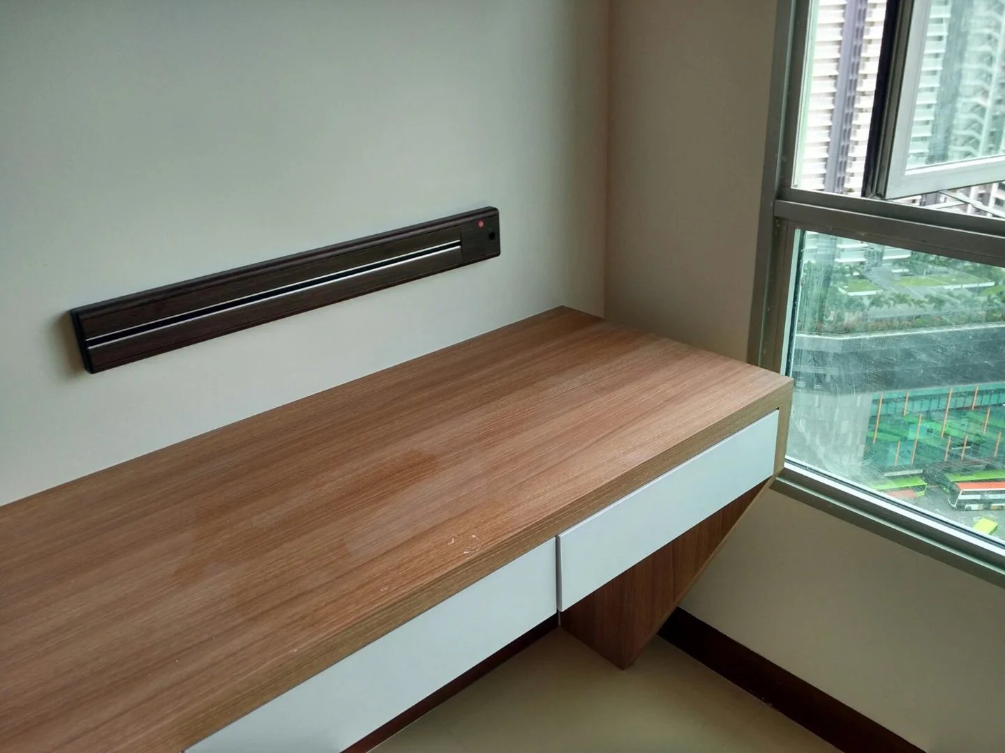 Line8 Model SL track in Black Hairline above a study desk